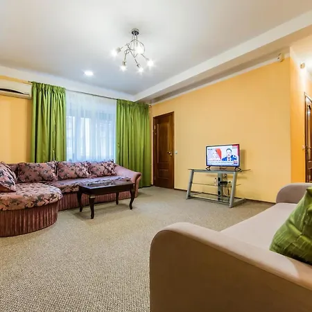 2к біля олімпійського, центр Apartment *
